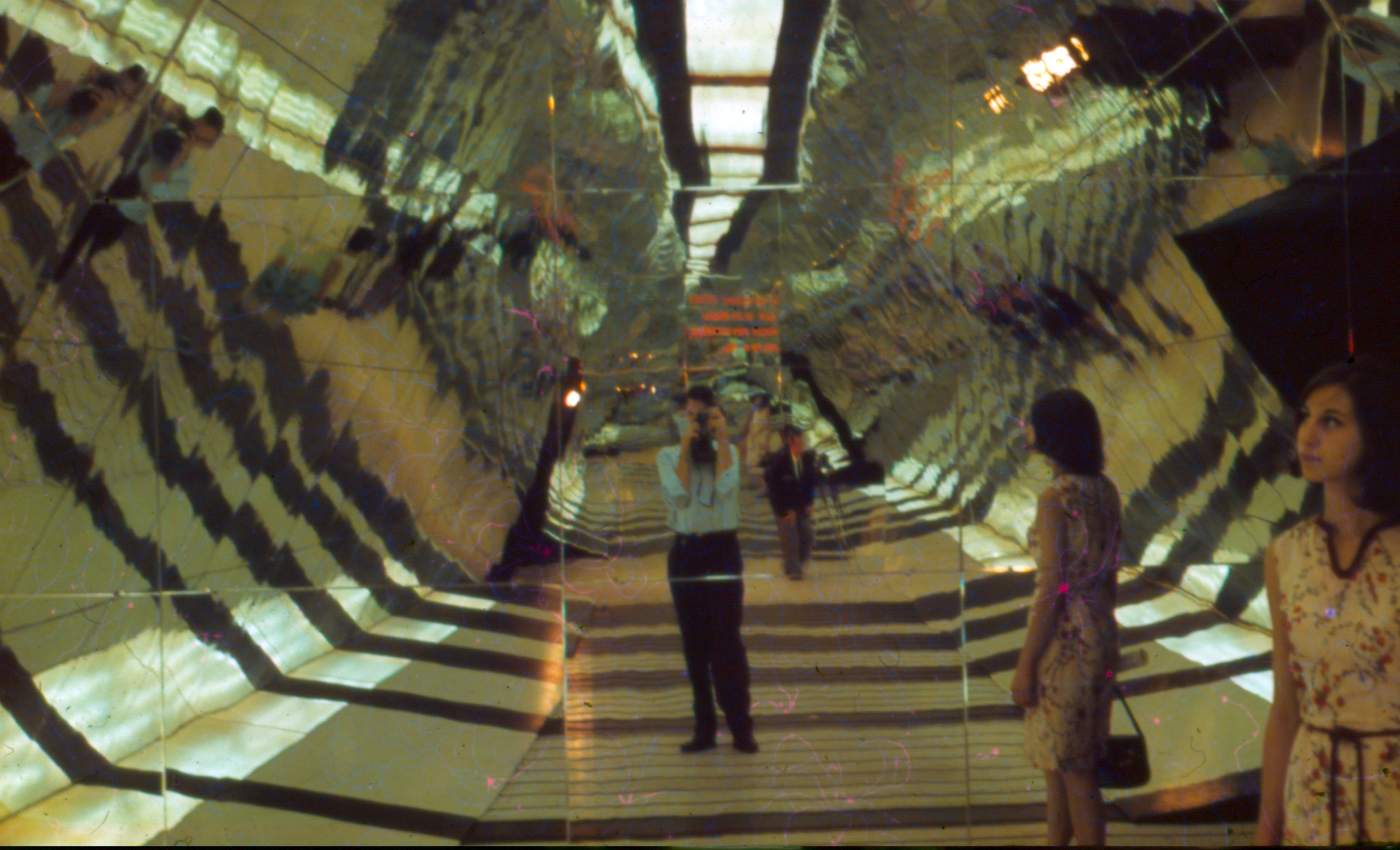 Usando a la hermana de modelo